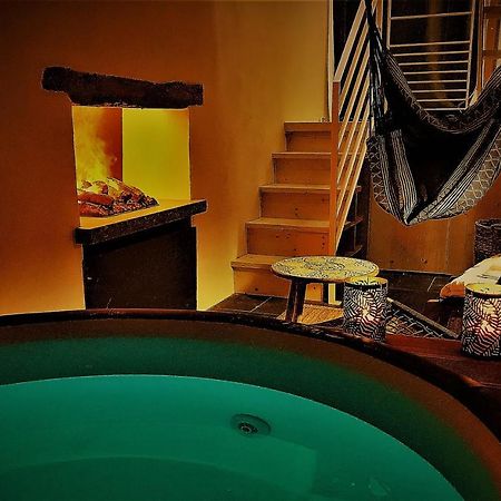 Au Vingtain - Appartement & Spa Atypique Brindas エクステリア 写真