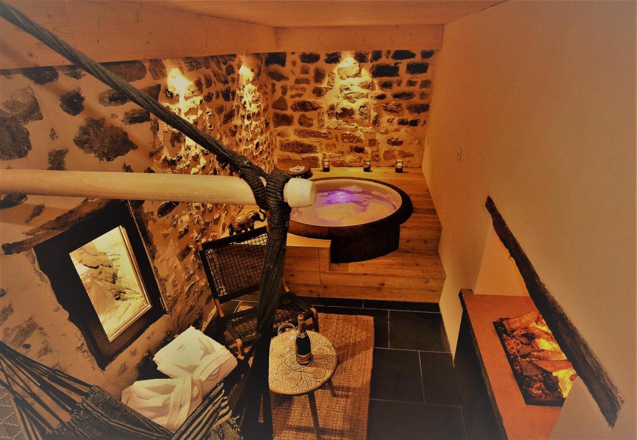 Au Vingtain - Appartement & Spa Atypique Brindas エクステリア 写真