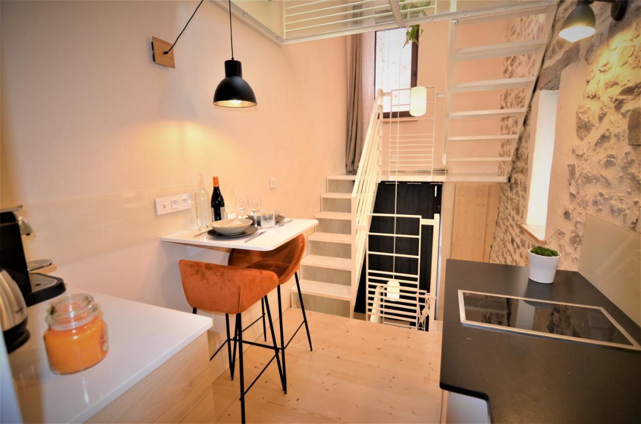 Au Vingtain - Appartement & Spa Atypique Brindas エクステリア 写真