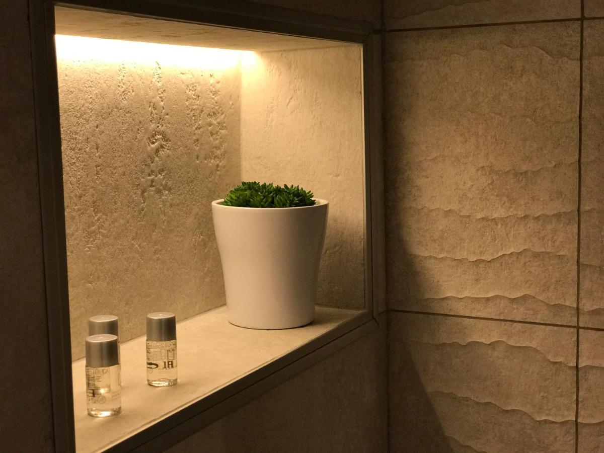 Au Vingtain - Appartement & Spa Atypique Brindas エクステリア 写真